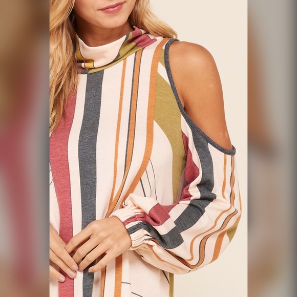 ❤️LAST 1! French Terry Puffy Sleeve Top! - Picture 3 of 3